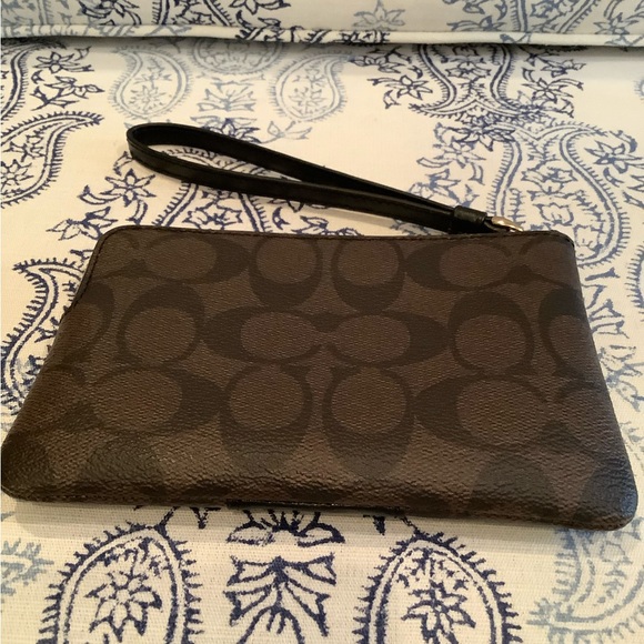 Coach Corner Zip Wristlet Clutch Signature Brown Pouch Zip Around NWT - Picture 2 of 6